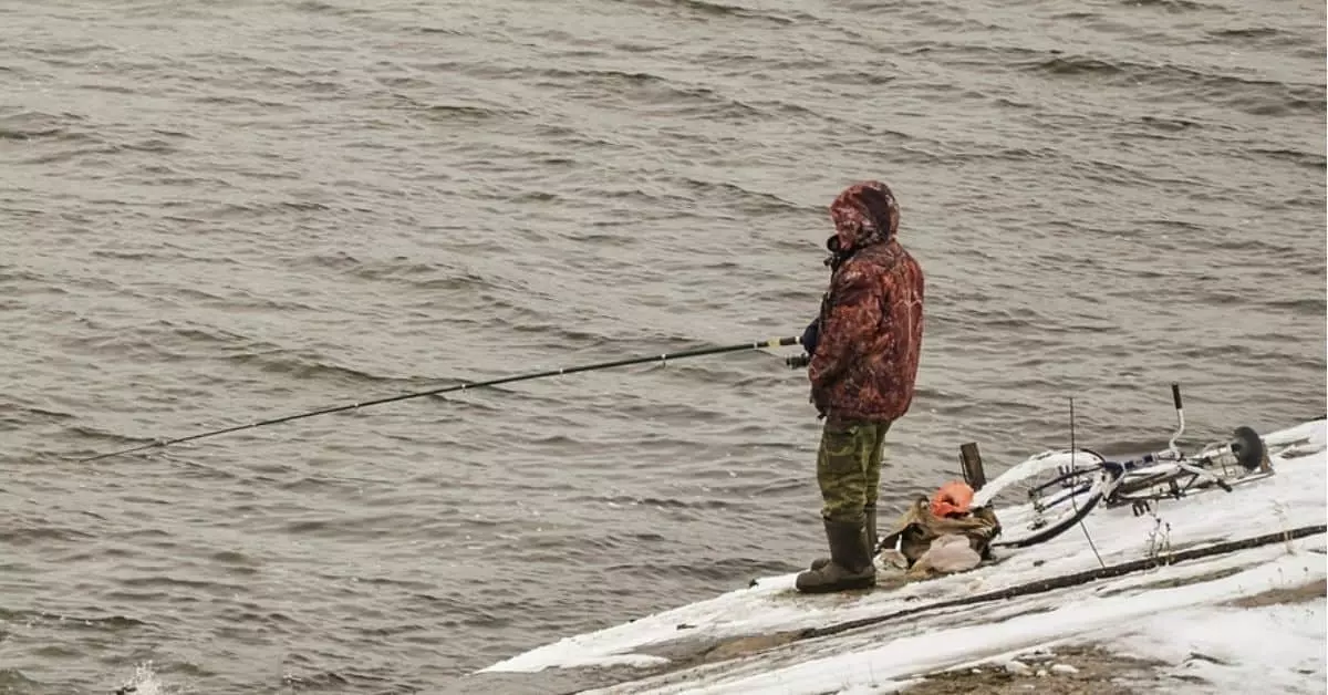 Crappie Fishing In the Winter